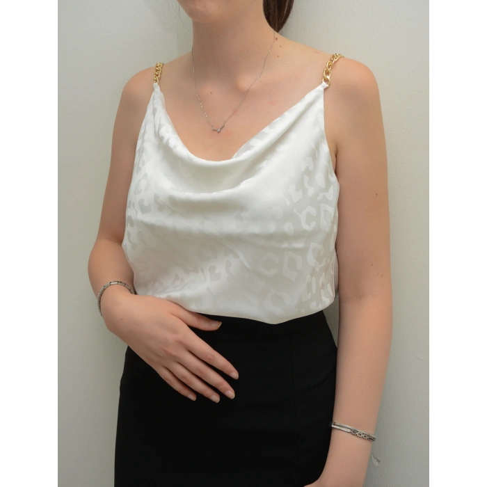Zincir Askılı Beyaz Saten Bluz