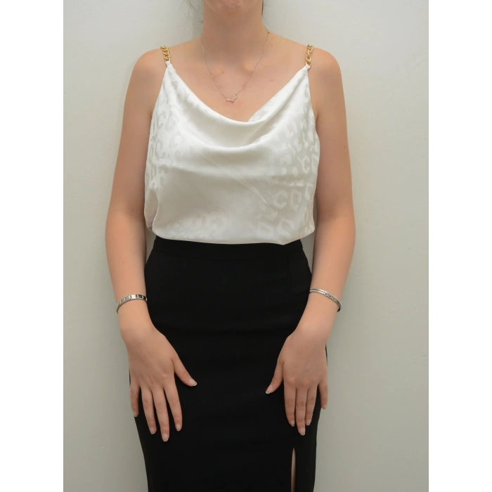 Zincir Askılı Beyaz Saten Bluz