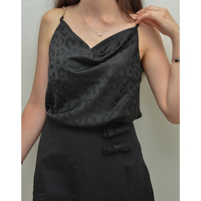 Fiyonk Detay Mini Siyah Etek