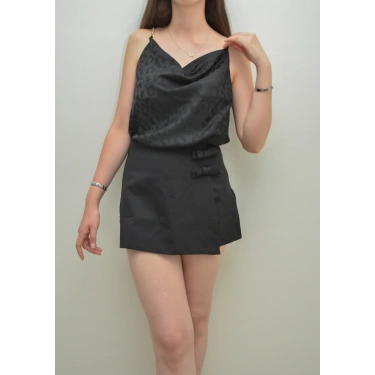 Zincir Askılı Siyah Saten Bluz