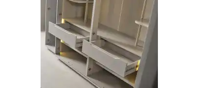 Prada Sis Grisi Yatak Odası