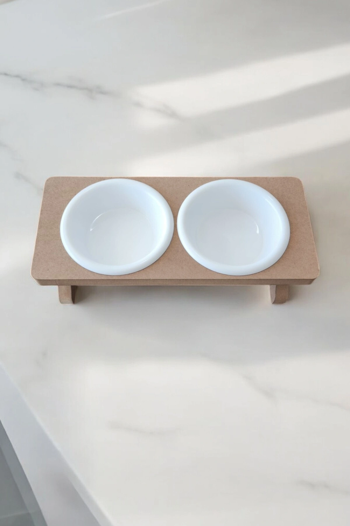 Ahşap Demonte 2 Plastik Taslı Kedi Mama Ve Su Kabı BEYAZ