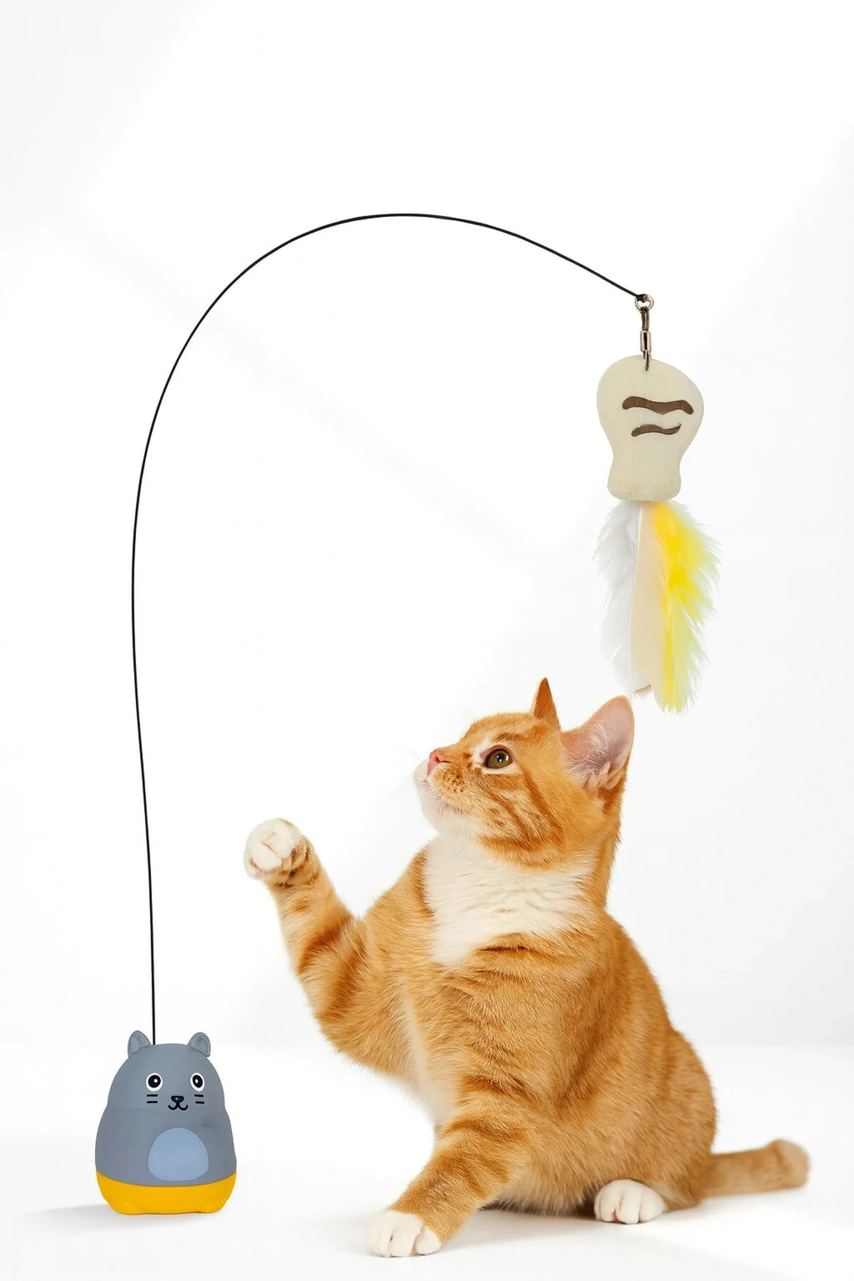 Kediler İçin Yere Yapışkan Tabanlı Tüylü Oyun Oltası Eğlenceli Hareketli Kedi Oyuncağı OLTACI KEDİ