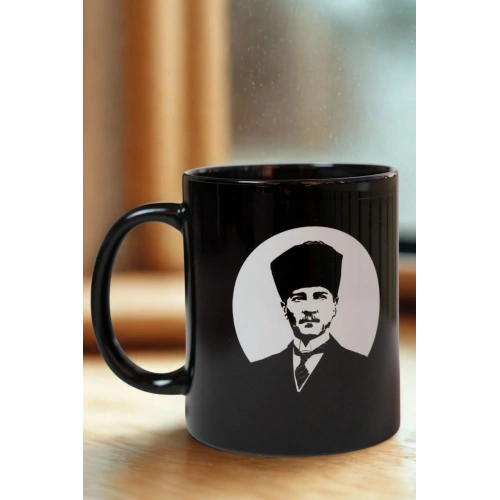 Atatürk Sevgisiyle Siyah Porselen Kupa, Özel Tasarım Portre Kalpli Baskılı 330 ml