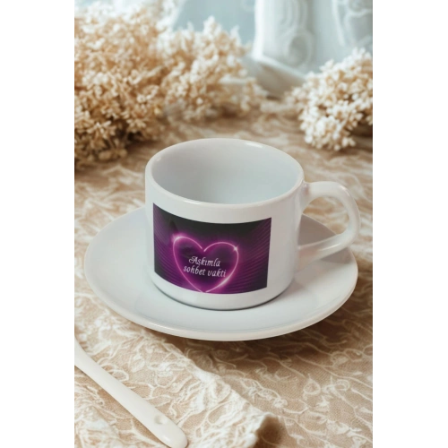 Romantik Tasarım Porselen Kupa – “Aşkımla Sohbet Vakti” Baskılı – Hediyelik Kahve Fincanı ve Tabak Seti