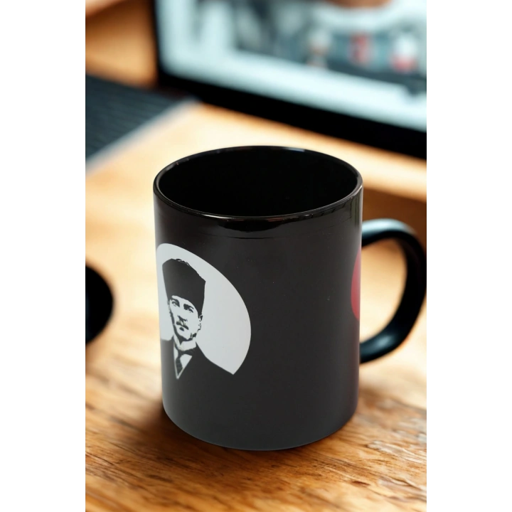 Atatürk Sevgisiyle Siyah Porselen Kupa, Özel Tasarım Portre Kalpli Baskılı 330 ml