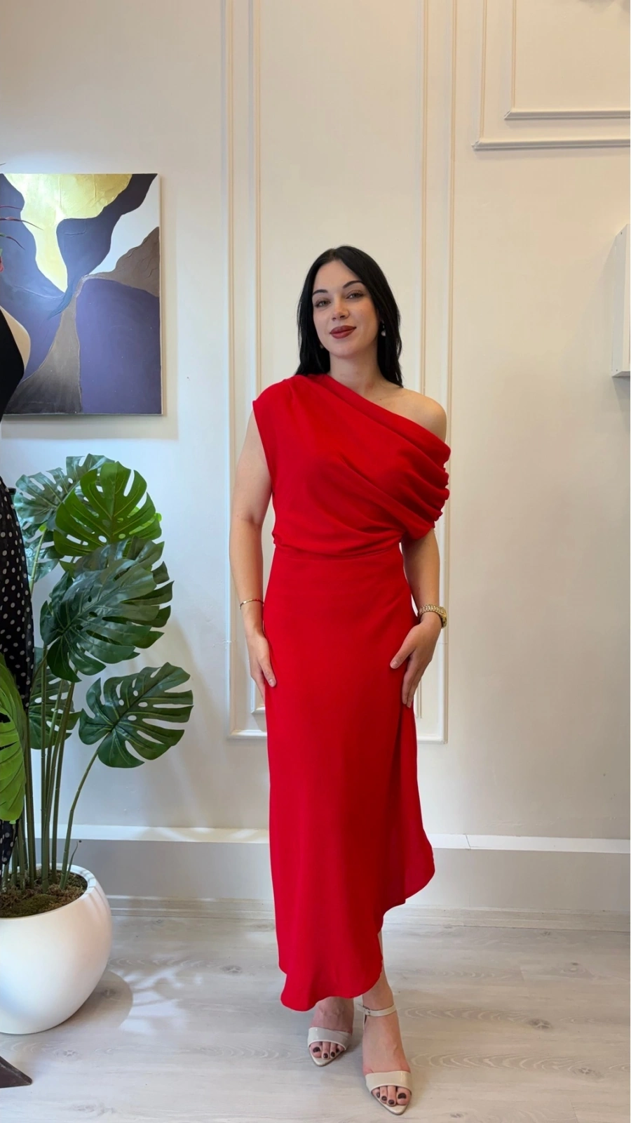 SHIN Kırmızı Madonna Yaka Drapeli Midi Elbise