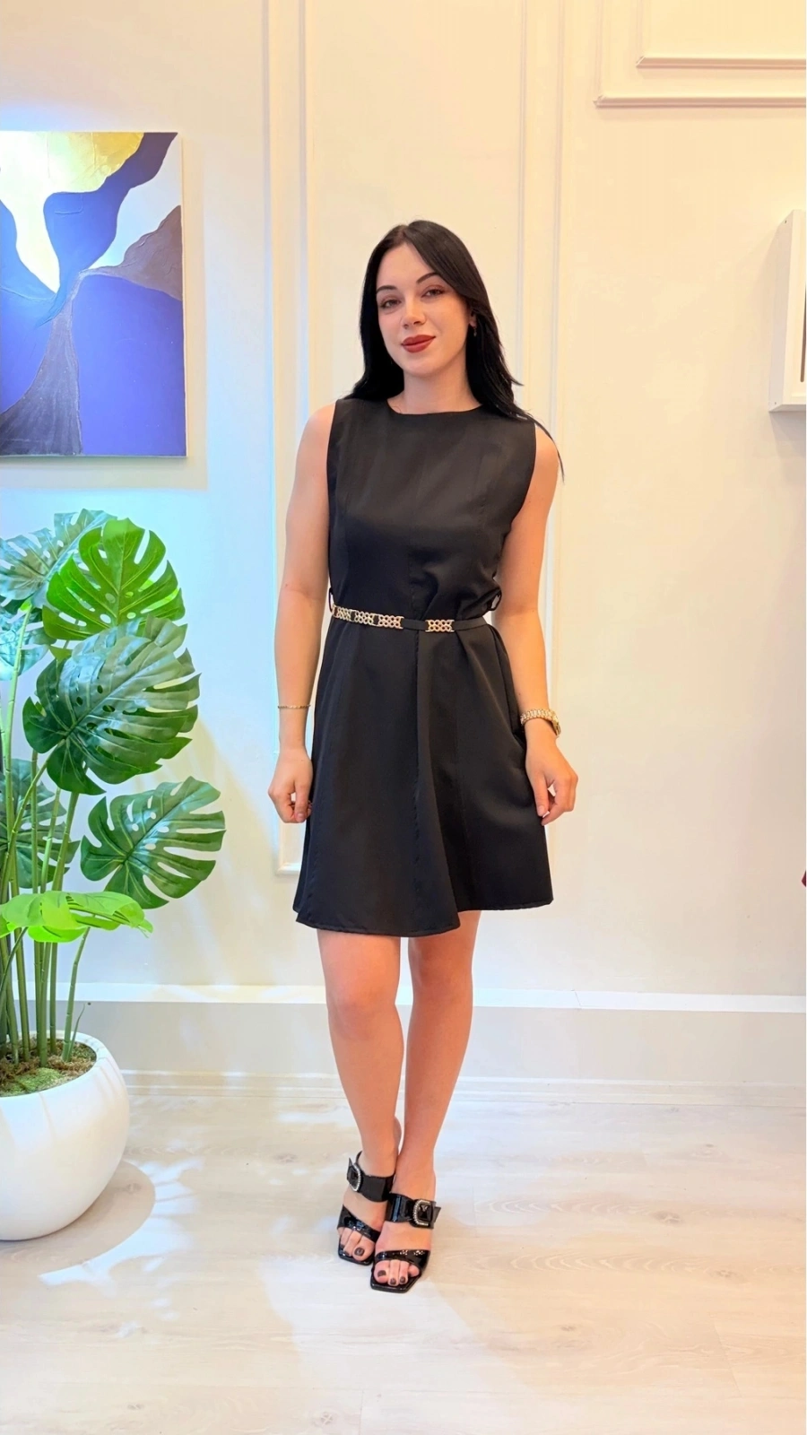 SHIN Kemer Detaylı Siyah Mini Elbise