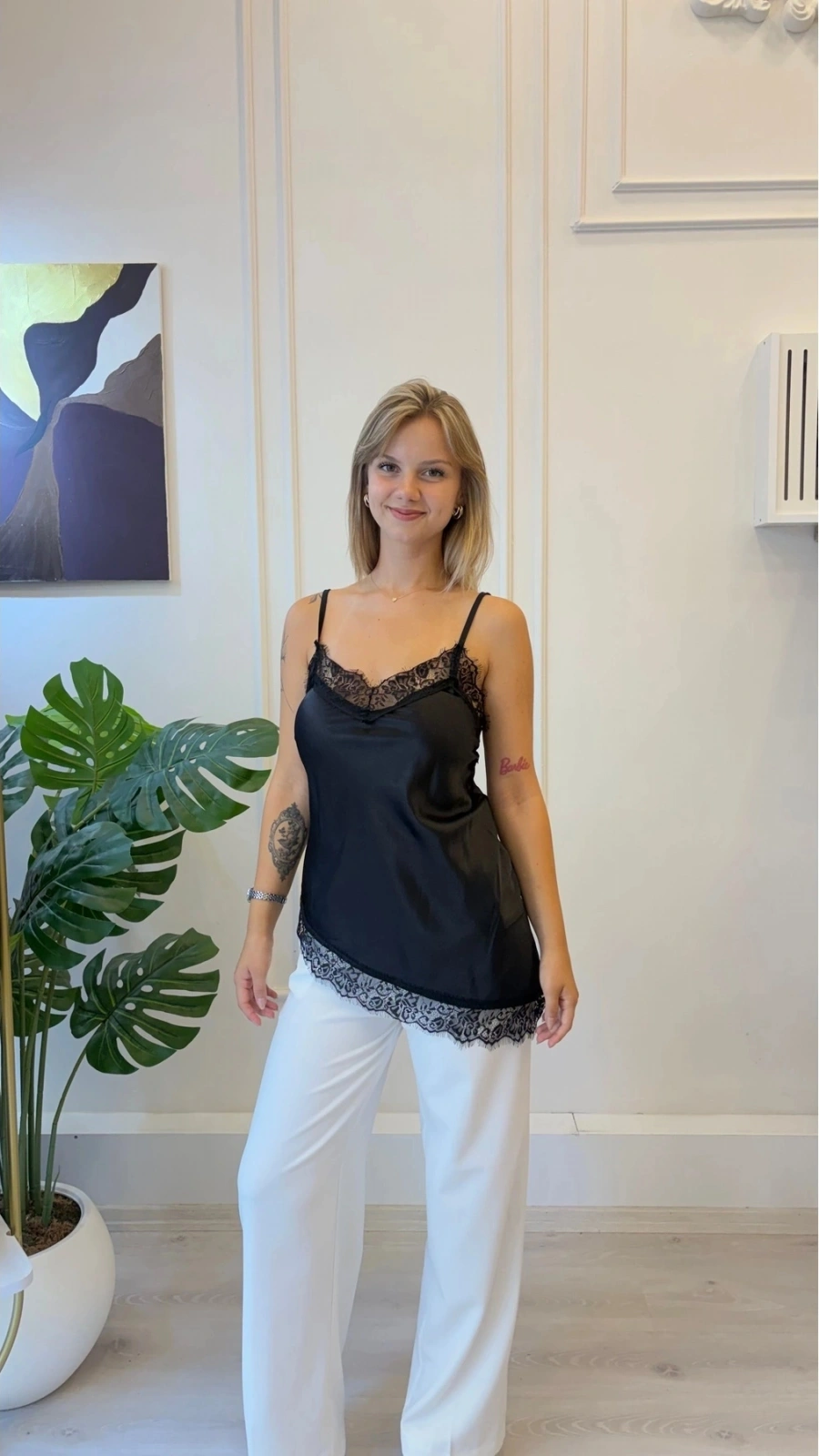 SHIN Siyah Dantel Detaylı Askılı Saten Bluz