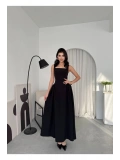 Siyah Kare Yaka Midi Elbise