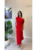 SHIN Kırmızı Madonna Yaka Drapeli Midi Elbise