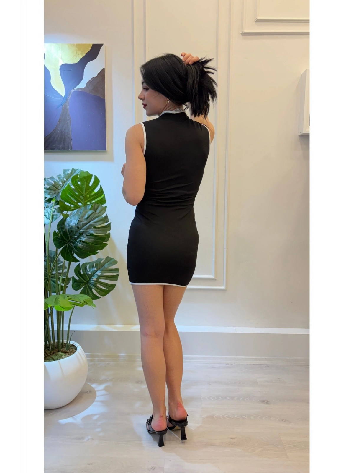 SHIN Siyah Kontrast Biyeli Mini Elbise
