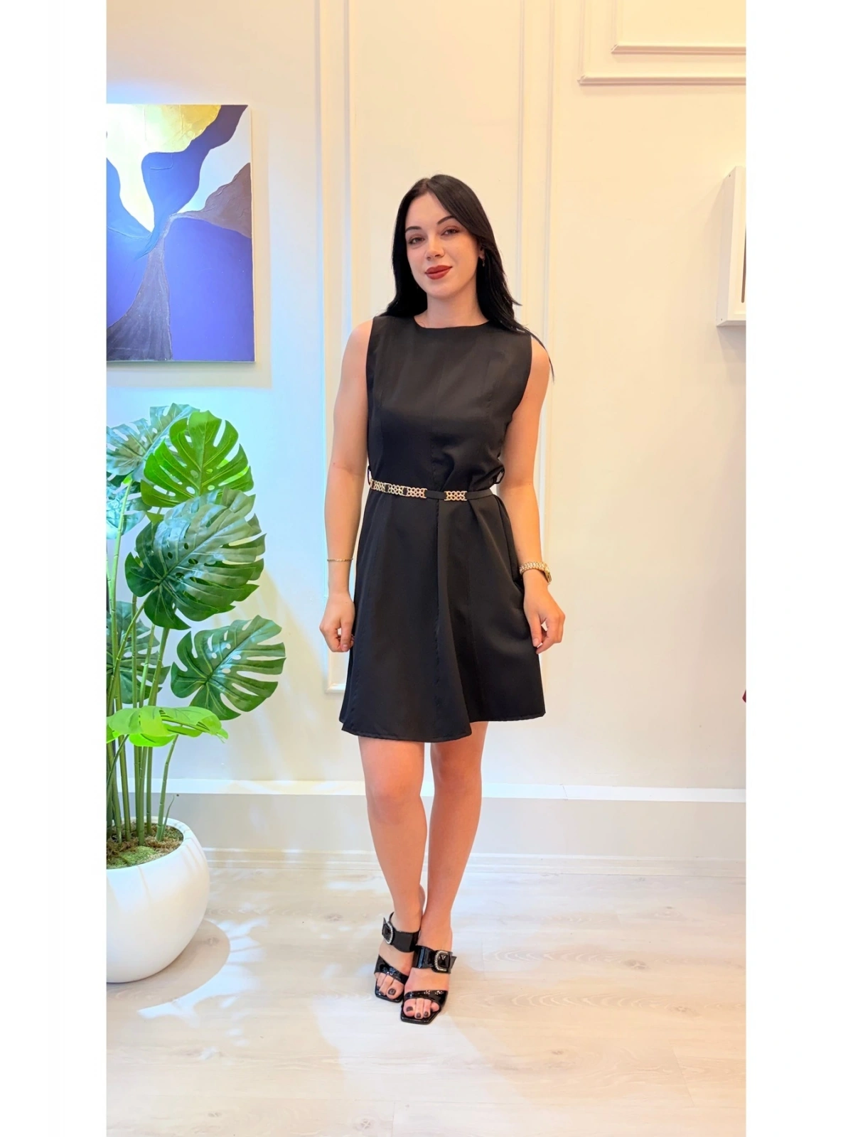 SHIN Kemer Detaylı Siyah Mini Elbise