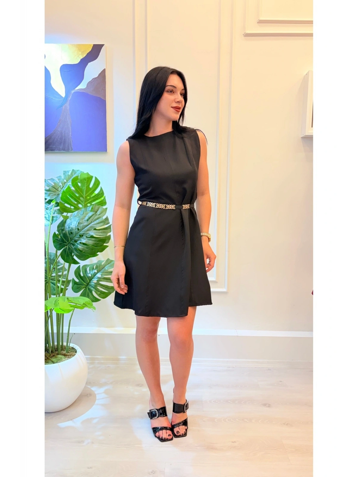 SHIN Kemer Detaylı Siyah Mini Elbise