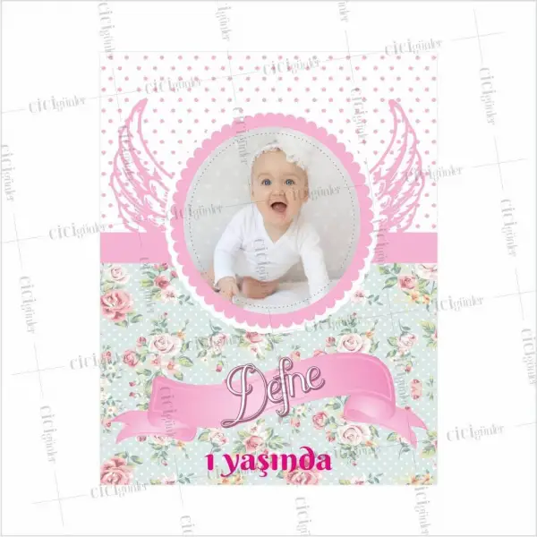 1 Yaş Doğum Günü Magneti Vintage Çiçek Zemin Melek Kanat Tema
