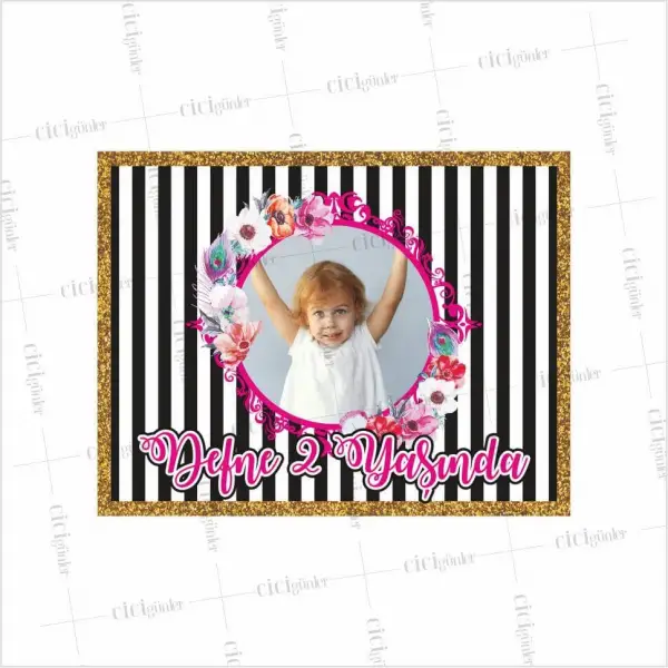 Doğum Günü Magneti Kız Çocuk Resimli Siyah Beyaz Çizgi Pembe Çiçek Çerçeve
