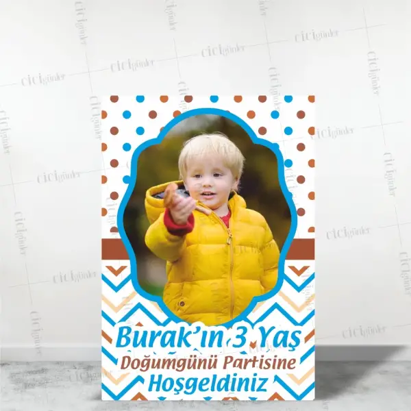 Erkek Çocuk Resimli Doğum Günü Ayaklı Pano Mavi Kahve Renk Tema (30x40 Ebat)