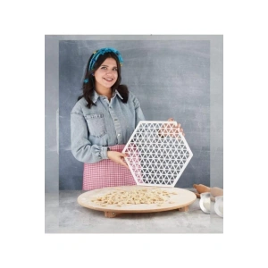 Vip Pratik Üçgen Mantı Kalıbı Xl 40cm Mantımatik Hamur Kesme Aparatı