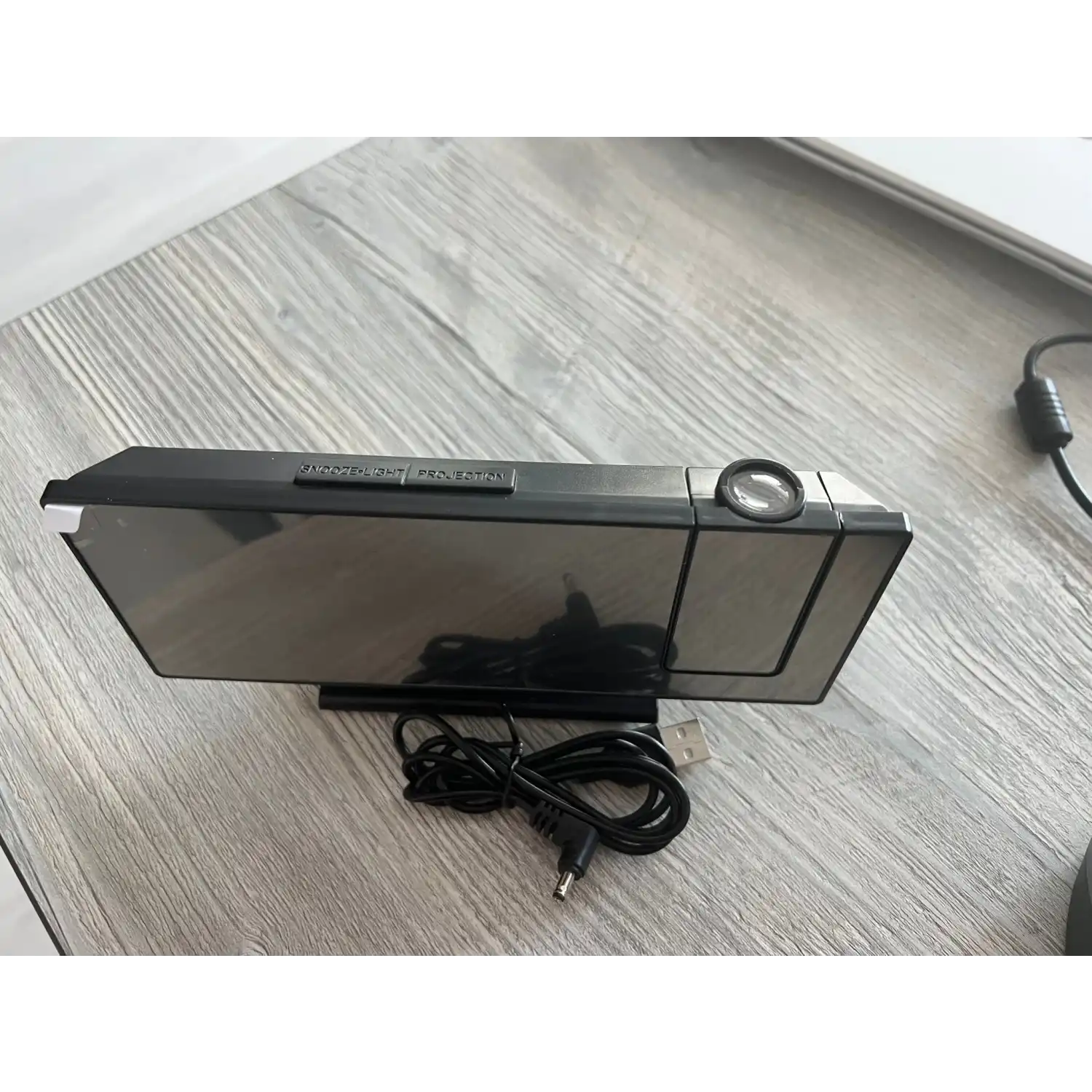 AYARLANABİLİR LED PROJEKSİYONLU ALARM SAATİ