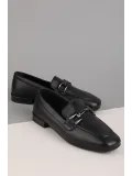 Gondol Kadın Siyah Metal Aksesuarlı Hakiki Deri Loafer Ayakkabı hl.33100 Siyah