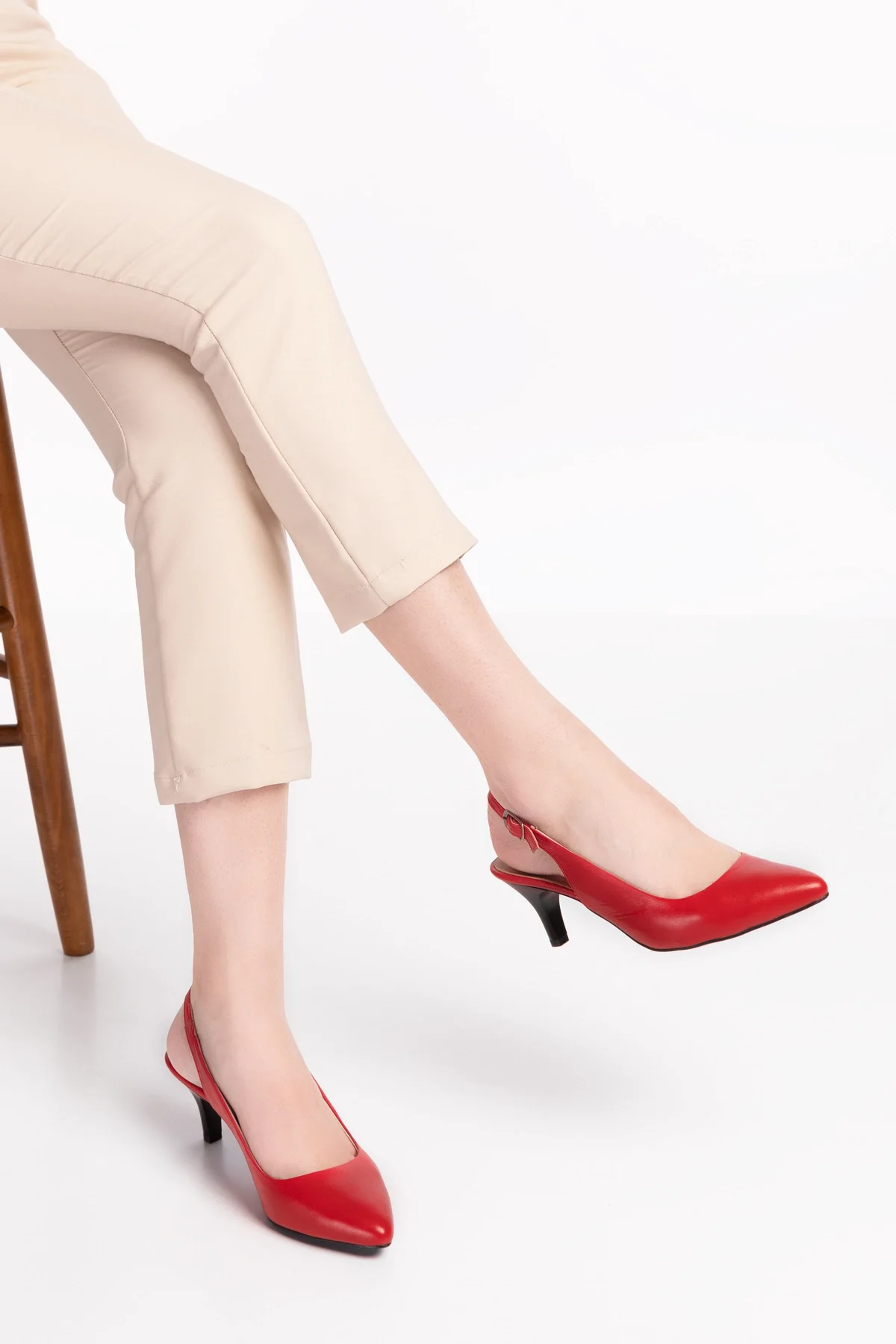 Gondol Kadın Hakiki Deri Orta Boy Topuk Stiletto vdt.230 kırmızı