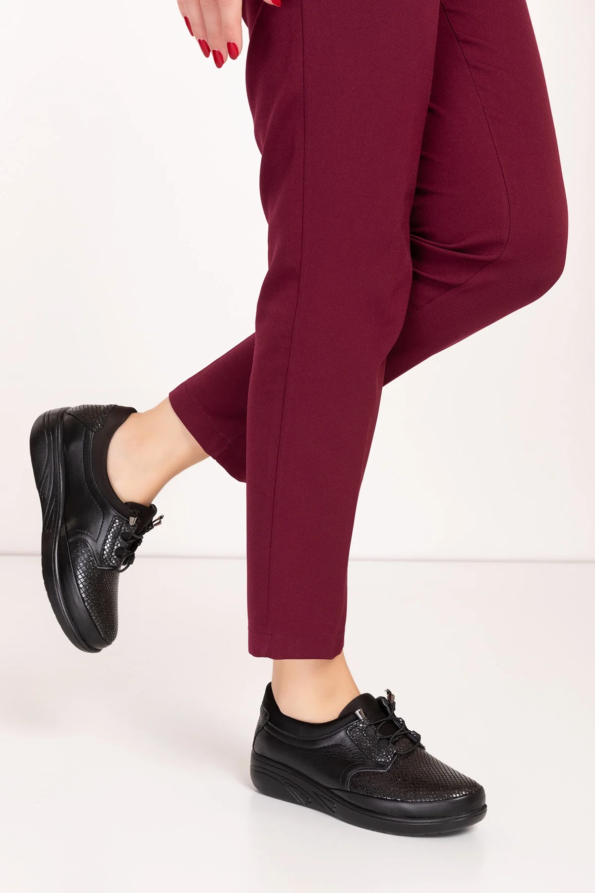 Gondol Comfort Bolle Ortopedik Deri Strech Ayakkabı at.4206 Siyah Yılan