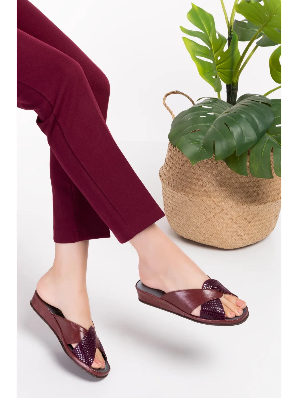 Gondol Hakiki Deri Şık Ev Terliği Blc.005 Bordo Yılan