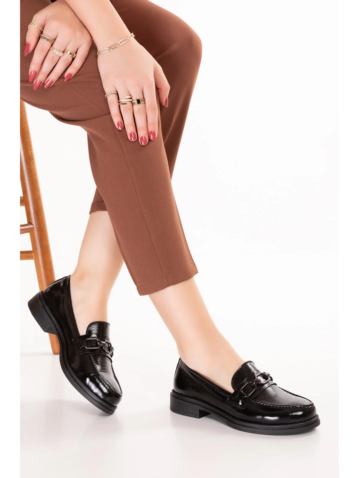 Gondol Kadın Hakiki Deri Toka Detaylı Şık Loafer Ayakkabı ndr.26101 siyah rugan