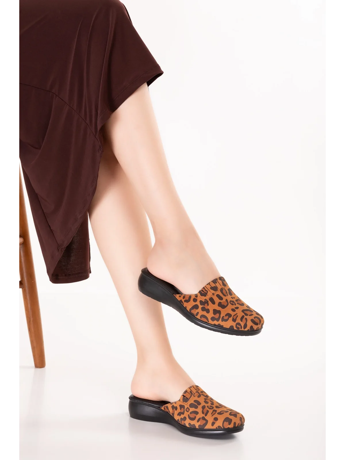 Gondol Kadın İçi Dışı Hakiki Deri Şık Ev Terliği Özl.960 Taba Leopar
