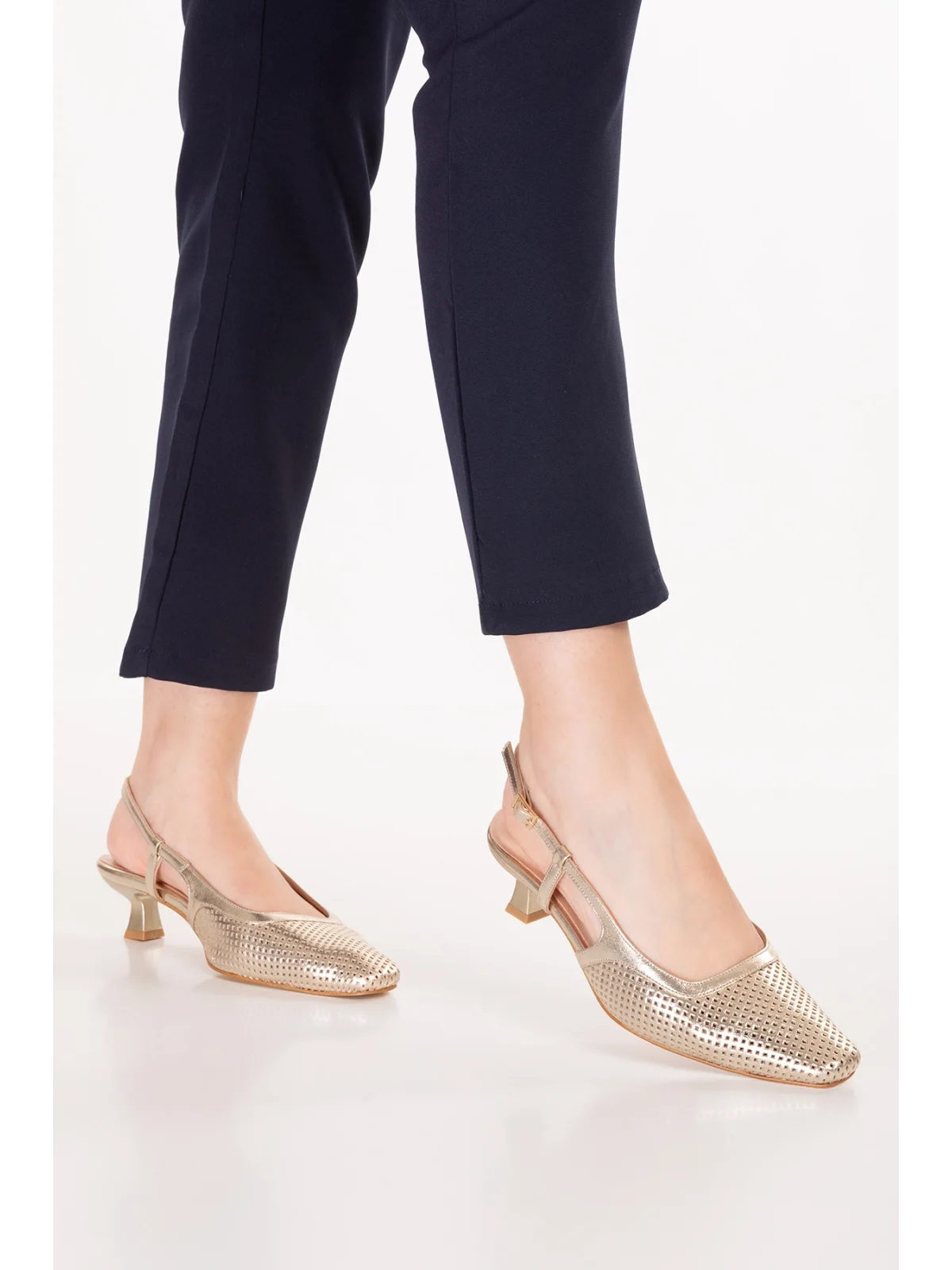 Gondol Kadın Hakiki Deri İnce Stiletto Topuklu Ayakkabı brgl.6136 Gold