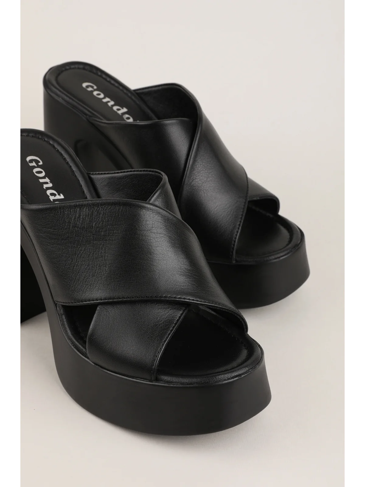 Gondol Hakiki Deri Platform Taban Topuklu Terlik pkr.66001 Siyah