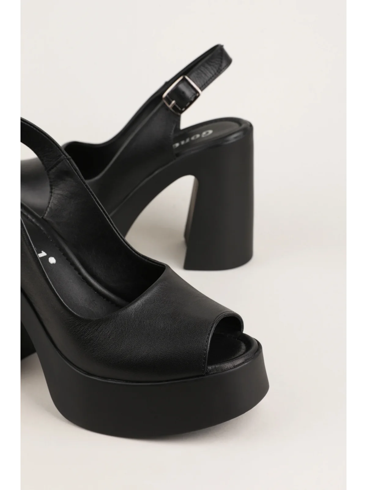 Gondol Hakiki Deri Platform Taban Topuklu Sandalet pkr.66005 Siyah