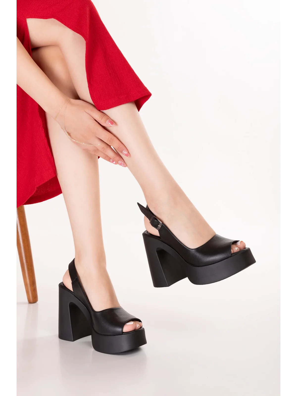 Gondol Hakiki Deri Platform Taban Topuklu Sandalet pkr.66005 Siyah
