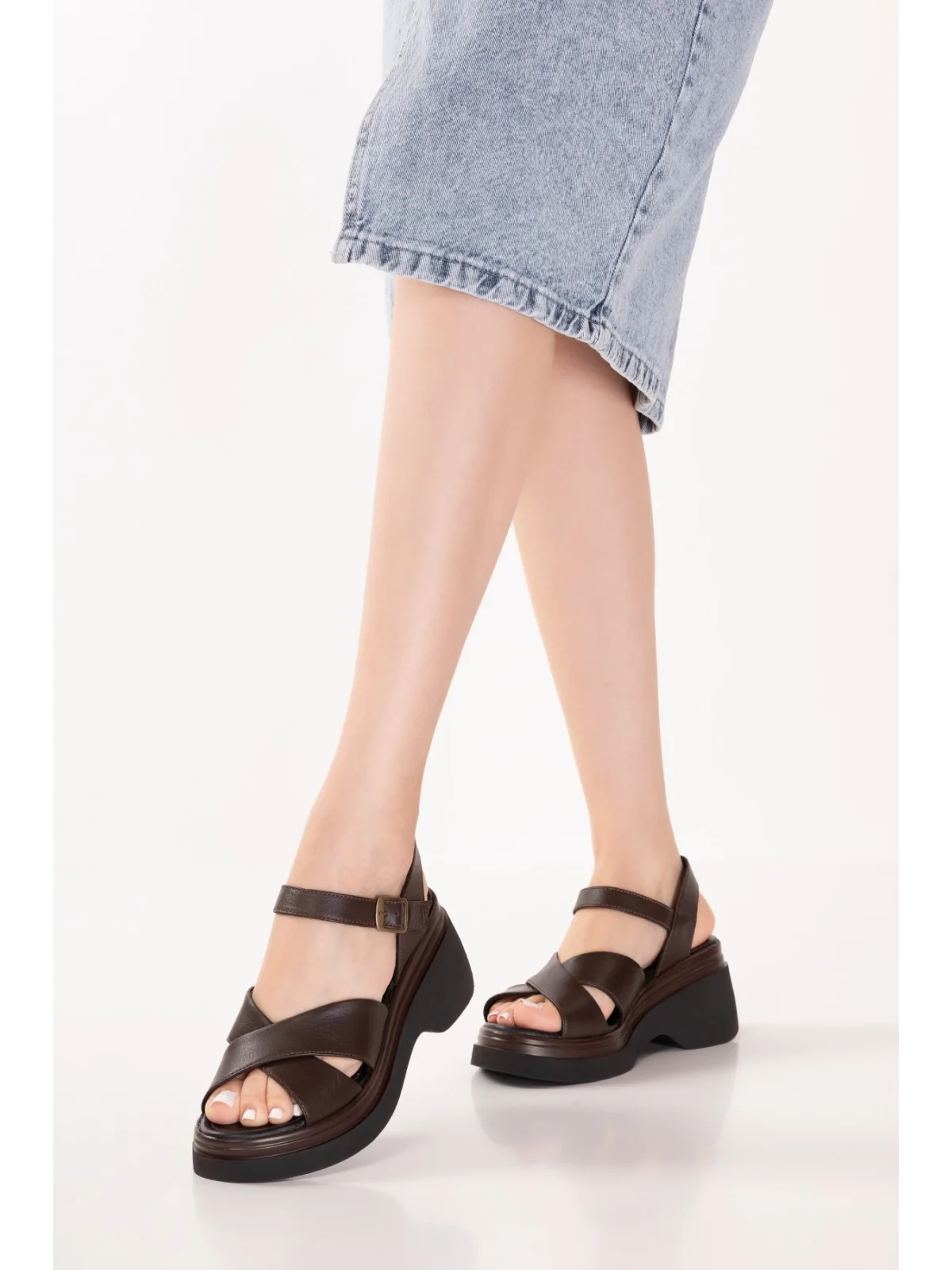 Gondol Hakiki Deri Platform Taban Topuklu Sandalet pkr.64004 Kahverengi