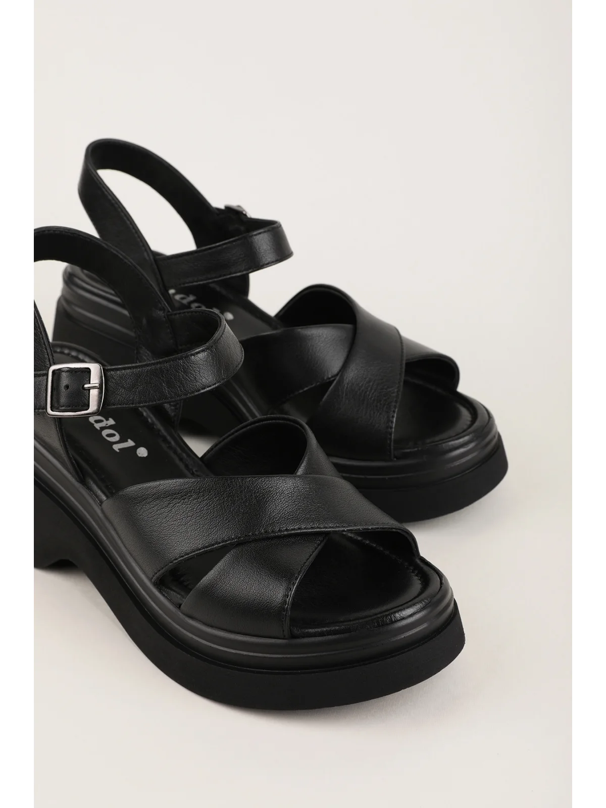 Gondol Hakiki Deri Platform Taban Topuklu Sandalet pkr.64004 Siyah