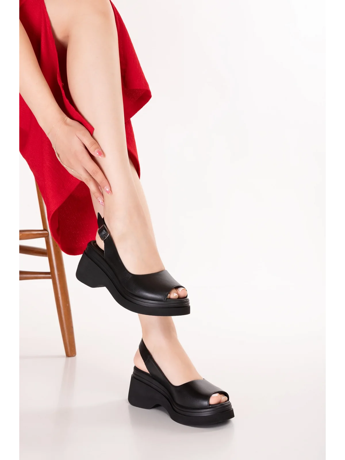 Gondol Hakiki Deri Platform Taban Sandalet pkr.64003 Siyah