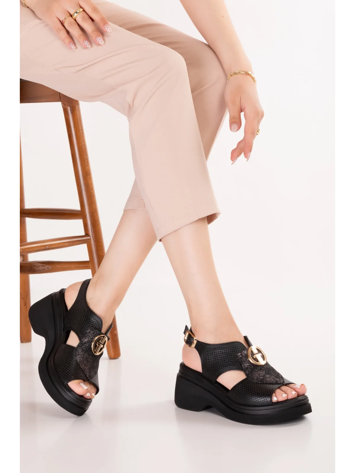 Gondol Hakiki Deri Platform Taban Sandalet pkr.64027 Siyah