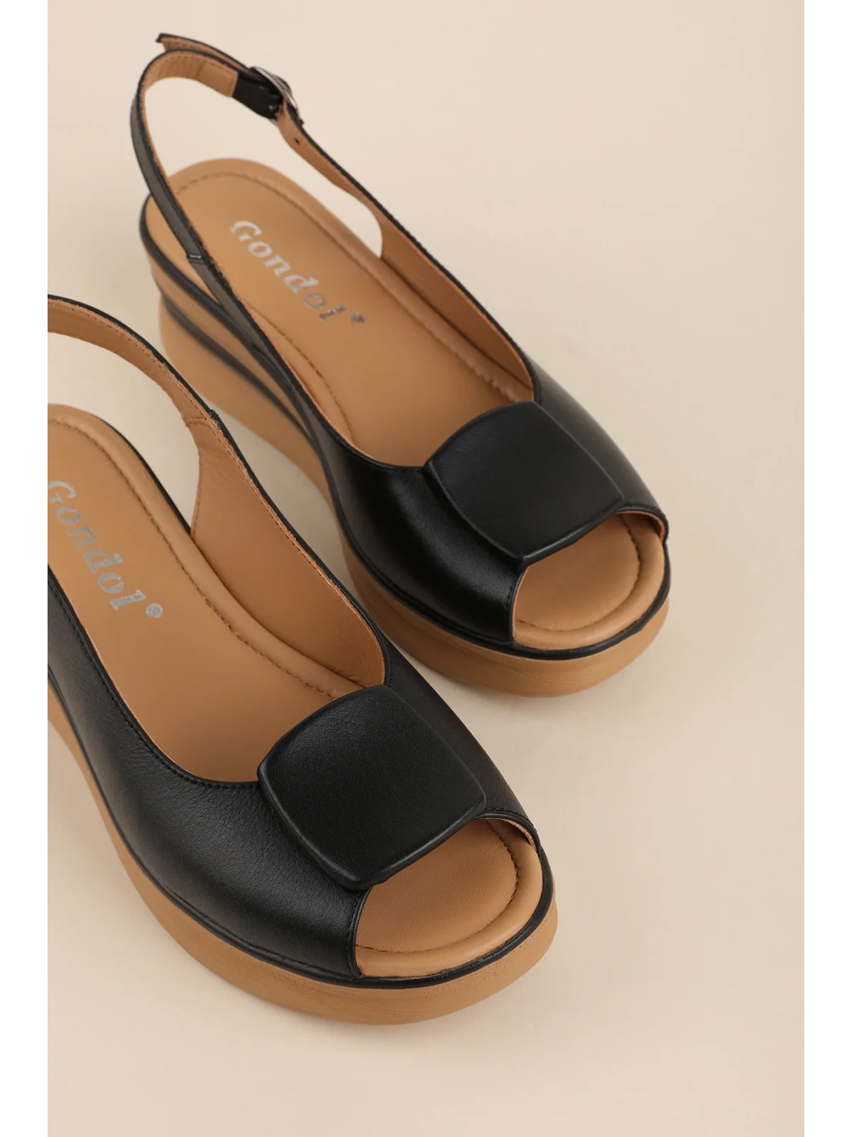 Gondol Hakiki Deri Platform Taban Sandalet pkr.1802 Siyah