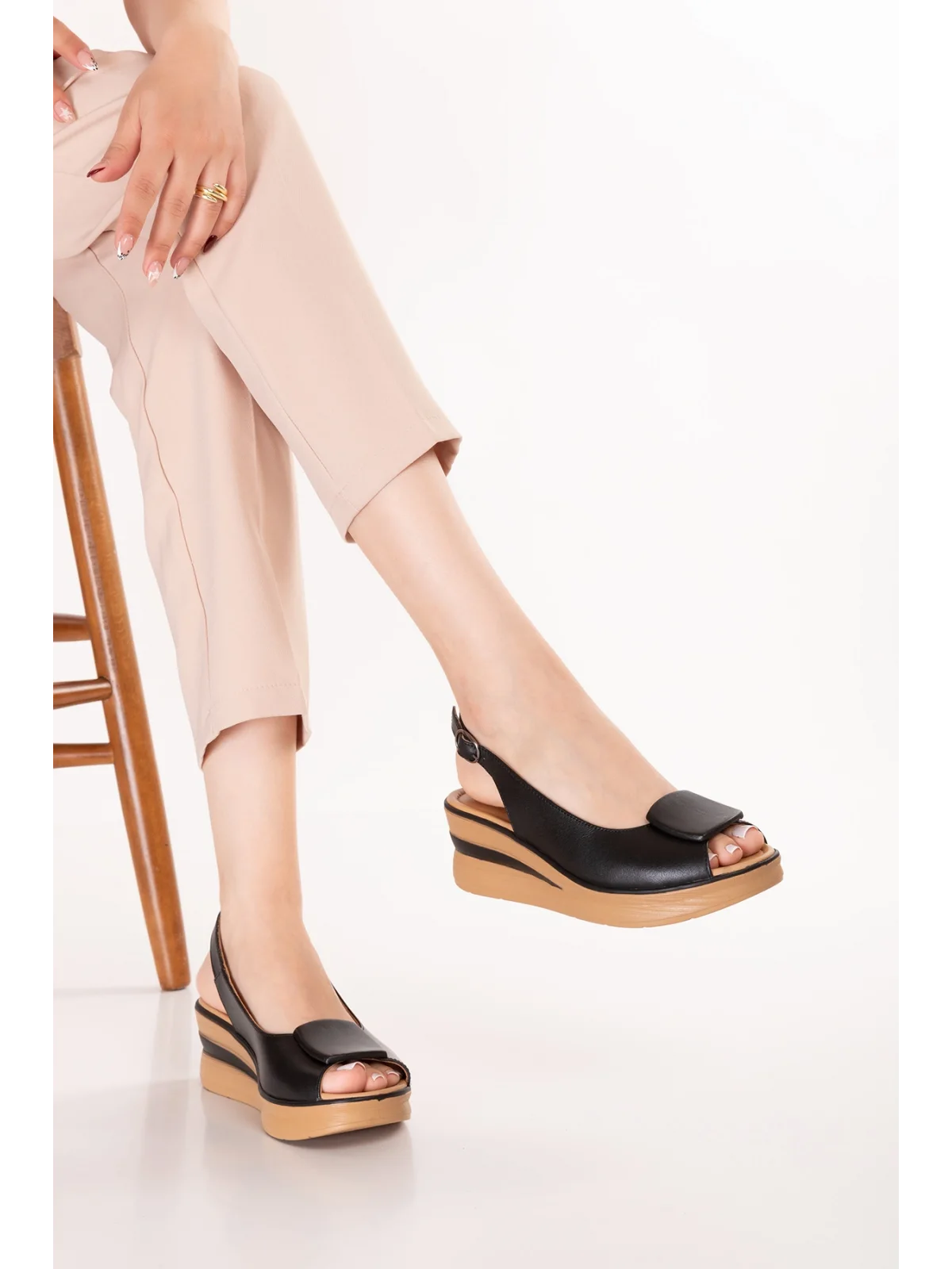 Gondol Hakiki Deri Platform Taban Sandalet pkr.1802 Siyah