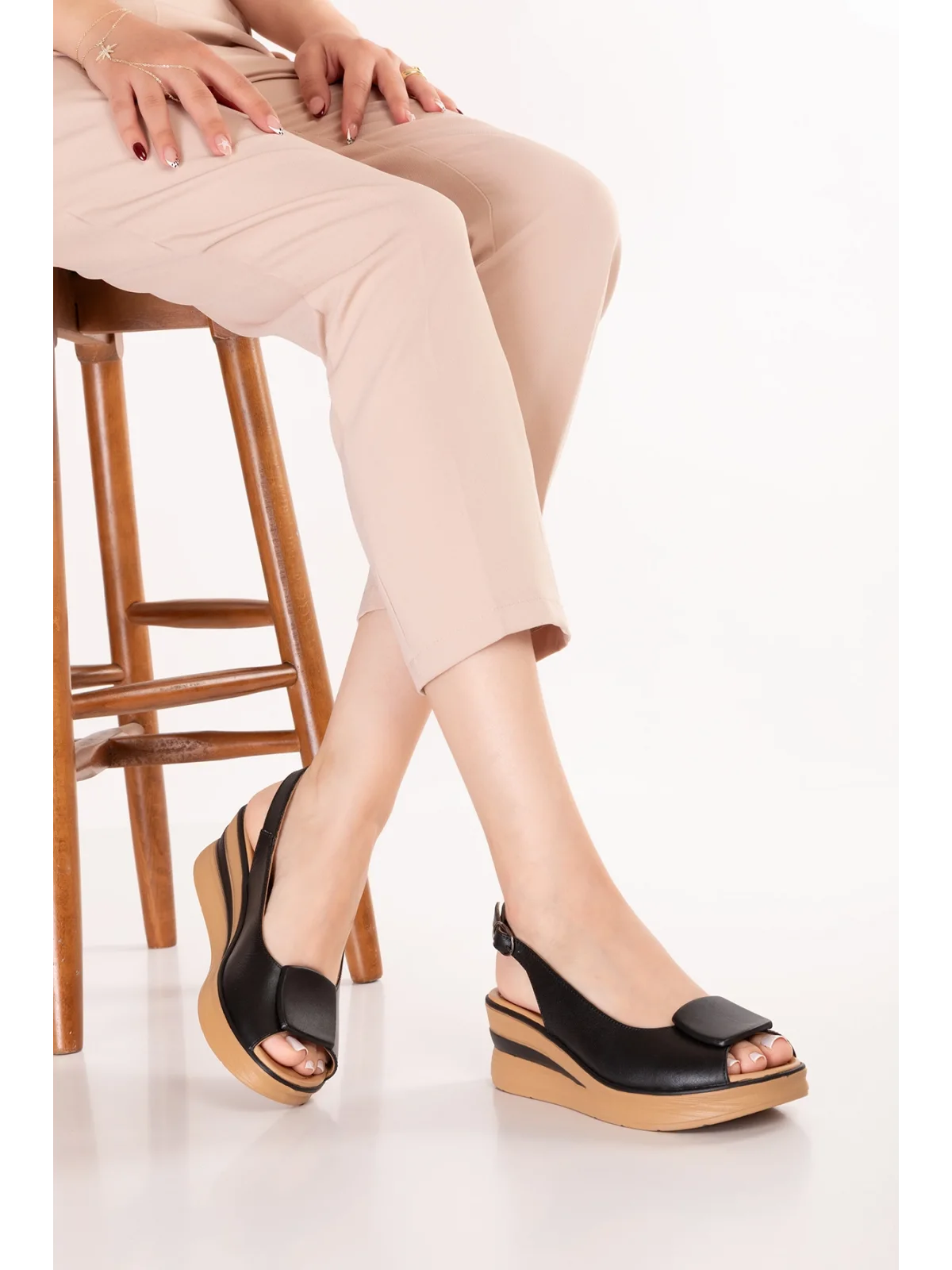 Gondol Hakiki Deri Platform Taban Sandalet pkr.1802 Siyah