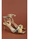 Gondol Kadın İnce Topuklu Zarif Tek Bant Stiletto Ayakkabı mad.610 Gold