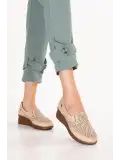 Gondol Kadın Hakiki Deri Anatomik Taban Dolgu Topuklu Lazer Delikli Ayakkabı pyt.6302 Bej