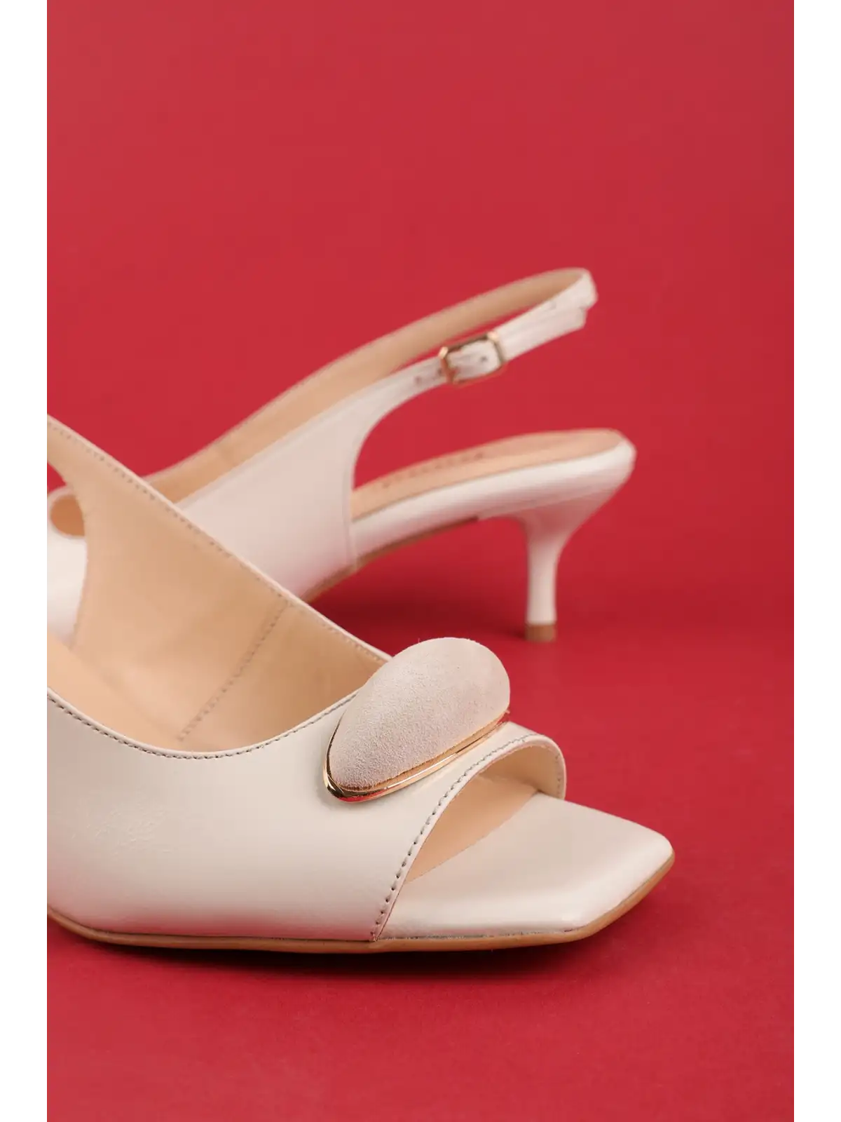 Gondol Kadın Hakiki Deri İnce Stiletto Topuklu Abiye Ayakkabı brgl.6153 Bej Rugan