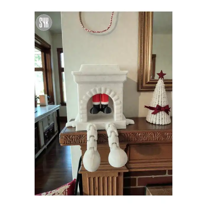 Ayakları Sallanan Sevimli Şömine