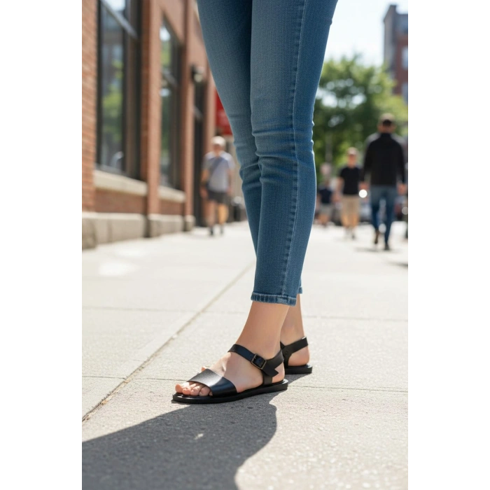 EFW %100 Hakiki Deri Siyah Kalın Tek Bant Kadın Sandalet