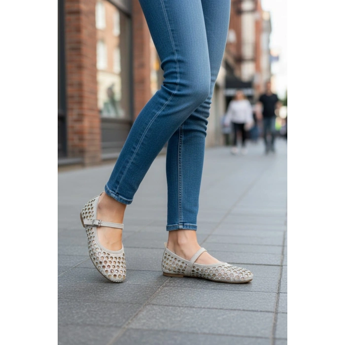 EFW Bej Kadın Taşlı Babet