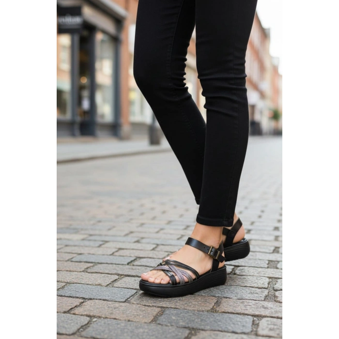 EFW %100 Deri Siyah Gümüş Detaylı Çapraz Kadın Sandalet