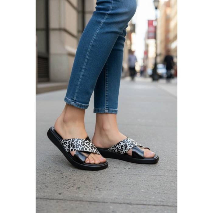 EFW %100 Hakiki Deri Çapraz Leopar Detaylı Kadın Terlik