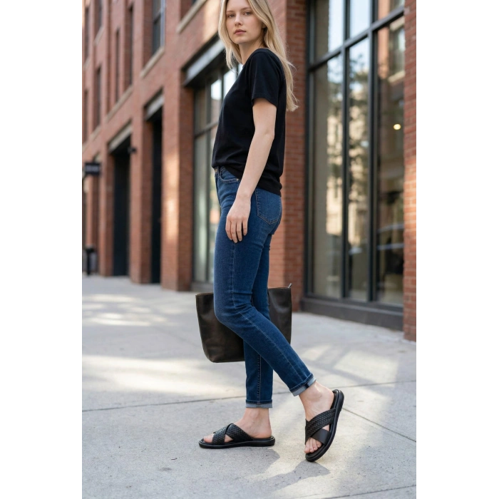 EFW %100 Hakiki Deri Siyah Çapraz Terlik