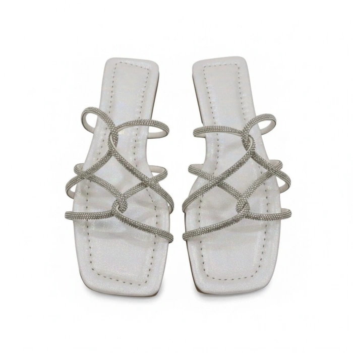 Örümcek Taşlı Beyaz Kadın Terlik